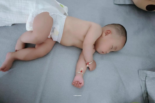 海拉尔宝宝口水多怎么回事